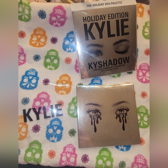 Kylie Cosmetics The Holiday 2016 Palette Eyeshadow Palette - Picture 3 of 6